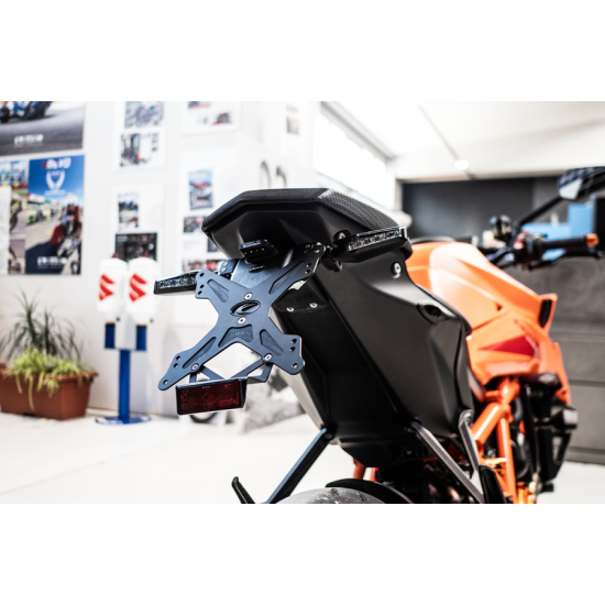 EVOTECH PORTATARGA REGOLABILE KTM 1390 SUPERDUKE R 2024